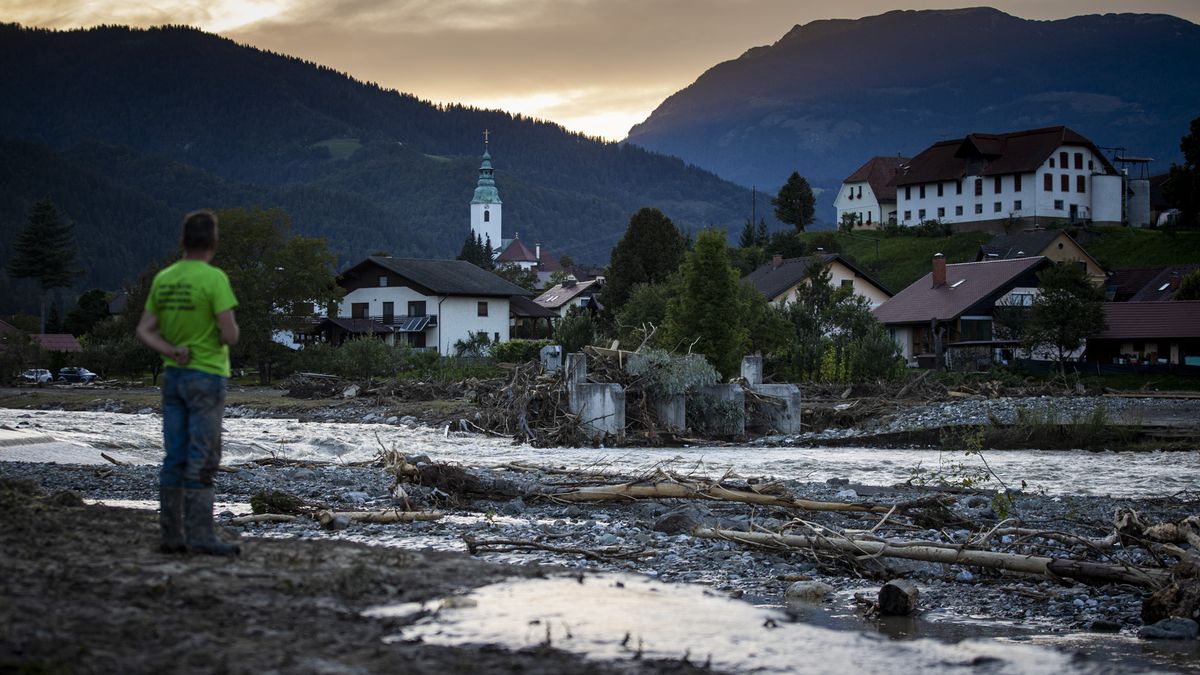 Podívejte se: Sedm metrů vody, tak ničila slovinská „tsunami“